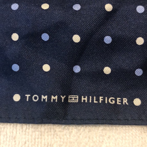 Tommy Hilfiger Pocket Square - Navy Polka dot - Picture 2 of 7
